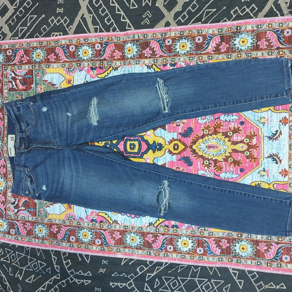 Garage Distressed Skinnies